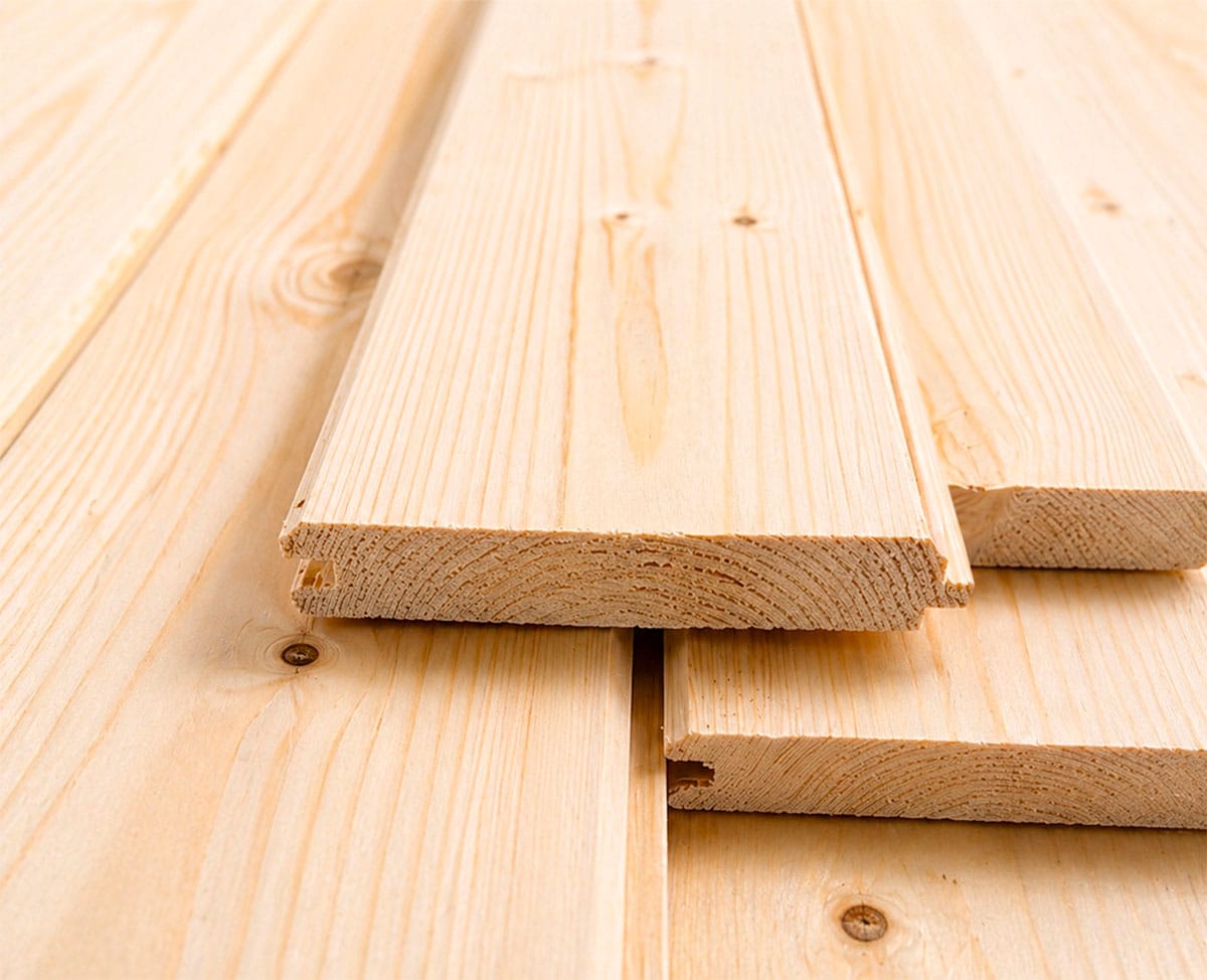 Smrkové i modřínové palubky profilu klasik držíme skladem.