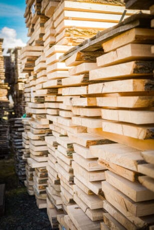 Smrkové i modřínové palubky profilu klasik držíme skladem.: SKLAD VENEK P1102883 M