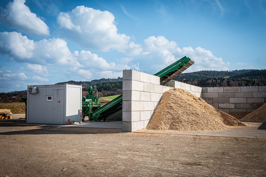 Jarní sezóna je tady: Prvotřídní okrasná štěpka pro vaši zahradu skladem