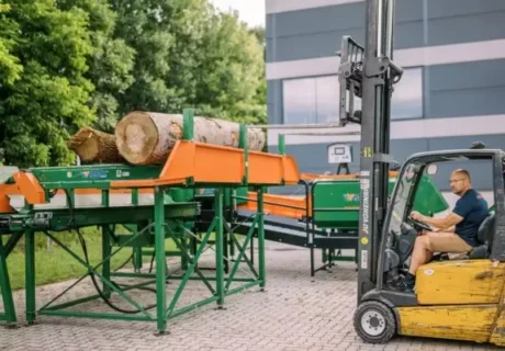Tvrdé palivové dřevo – suché k topení, nebo čerstvé na uskladnění: spaltfix k 700 vario saegespalter schneidspalter stammbeschickung brennholz posch leibnitz aktion beschickkung mosbachers teil2 094 e1660658865348 1043x725 1 575x400.jpg